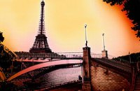 В Париже 24-летний мужчина сбросился с Эйфелевой башни