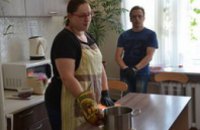 Для АТОшников провели мастер-класс по изготовлению конфет (ФОТОРЕПОРТАЖ)