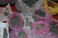 В Днепропетровске у бывшего зэка полицейские изъяли 7 кг марихуаны