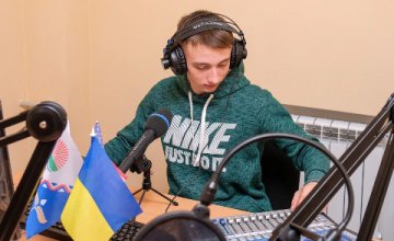 В Слобожанском открыли первую в области молодежную радиостанцию