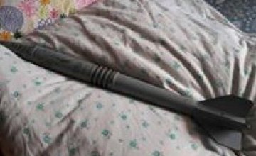 Житель Днепра пошутил над патрульными: вызвал на «убийство супруги» и демонстрировал противотанковый боеприпас