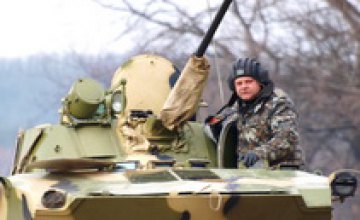 В Новомосковске военным рассказывали о правилах дорожного движения на танкодроме