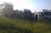 Страшное ДТП на Днепропетровщине: при лобовом столкновении грузовика и микроавтобуса 1 человек погиб, 4 травмированы