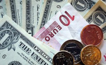 Закрытие межбанка отметилось ростом котировок доллара и евро