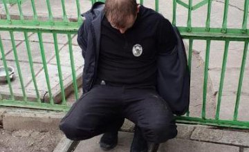 В Запорожской области группа мужчин во время совершения преступления использовали форму полицейских 