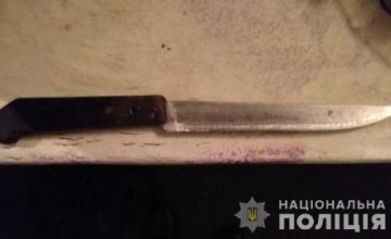 На Днепропетровщине пьяная сестра нанесла брату смертельные ножевые ранения