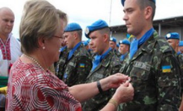 Украинских миротворцев в Либерии наградили медалями ООН