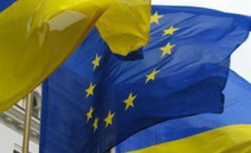 ЕС допускает возможность введения для Украины безвизового режима к концу года