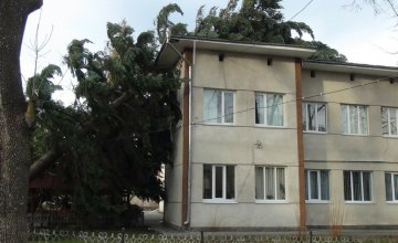 В Ивано-Франковской области ураган повредил крыши более чем 50-ти зданий (ФОТО)