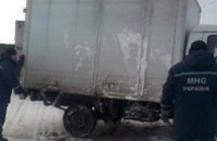 Днепропетровские спасатели вытащили из сугробов 4 автомобиля