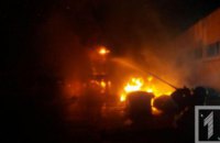 На Днепропетровщине на временной стоянке горели фуры