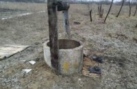 В Днепропетровской области пьяная женщина упала в колодец на околице села