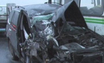 ДТП на Кайдакском мосту: водитель BMW X5 скрылся с места происшествия (ОБНОВЛЕНО+ВИДЕО)