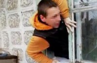 На Днепропетровщине на горячем задержали двух парней, которые пытались обокрасть дом