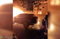 ​В Каменском вспыхнул припаркованный Lexus