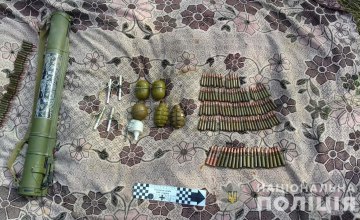 В Днепропетровской области в брошенном доме нашли склад боеприпасов