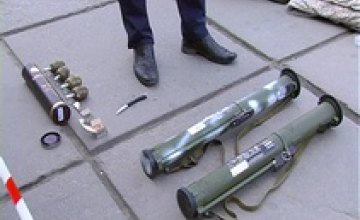 В Хмельницкой области задержали военнослужащего, который хотел продать оружие из зоны АТО (ФОТО, ВИДЕО)