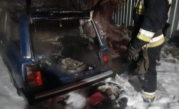 Ночью в Чечеловском районе Днепра сгорели "Жигули"