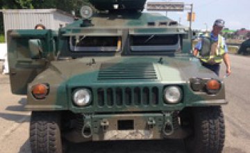 На блокпосту в Подгороднем милиция задержала Hummer с арсеналом оружия