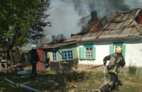 На Днепропетровщине в жилом доме загорелась крыша 