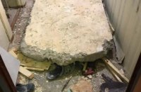 В Днепре мужчину, который делал ремонт в квартире, привалило бетонной плитой