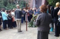 В Днепропетровске простились с убитой в «Меноре» женщиной
