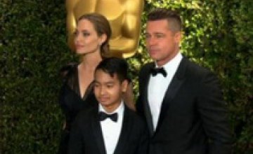 Анджелина Джоли получила почетный Оскар за гуманитарную деятельность