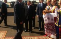 В Днепропетровск с официальным визитом прибыл Виктор Янукович