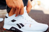 В Днепропетровске 18-летний парень пытался вынести на себе новые туфли из магазина, не заплатив