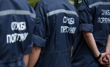 В Одесской области бойцы ГСЧС помогли медикам в транспортировке мужчины с лишним весом