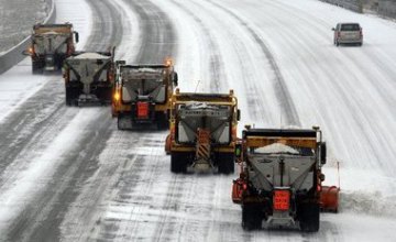 На Днепропетровщине для расчистки дорог за последние сутки было задействовано 148 единиц техники