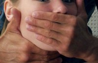 Днепропетровский суд приговорил жителя Луганска к 9 годам тюрьмы за изнасилование несовершеннолетней