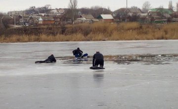 За сутки под лед в Днепропетровской области провалились 8 человек (ФОТО)