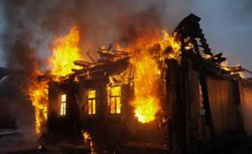 На Днепропетровщине в частном доме горели обои и вещи: погиб пожилой мужчина