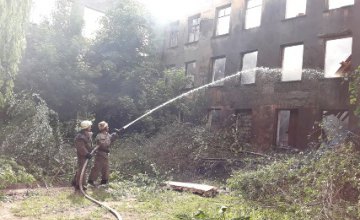 На Днепропетровщине сгорело 3-этажное здание