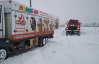 На Днепропетровщине грузовики  попали в снежную ловушку