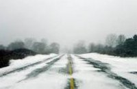 Около 600 спецмашин чистят дороги Днепропетровщины от снега, - ДнепрОГА