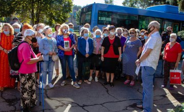 У Дніпрі слухачі «Університету третього віку» під час екскурсії відвідали трамвайне депо 
