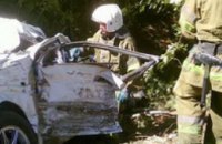 В Днепропетровской области легковушка влетела в грузовик: погиб мужчина, его дочь госпитализирована