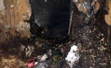 На Днепропетровщине в горящем доме пожарные обнаружили тела трех погибших людей