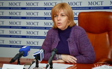 Первое, что нужно сейчас сделать - это оградить СМИ и людей от влияния олигархических кланов, - Ольга Богомолец