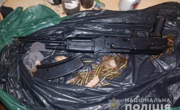 На Днепропетровщине 38-летний мужчина хранил дома нелегальное оружие и патроны