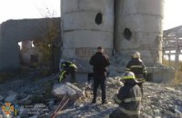 В Криворожском районе на территории заброшенного завода спасатели на вторые сутки нашли потерпевшего (ВИДЕО)