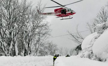 В Италии на отель сошла снежная лавина: есть погибшие