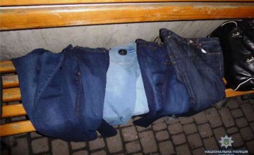 В Киеве женщина менее чем за час обокрала 2 магазина одежды