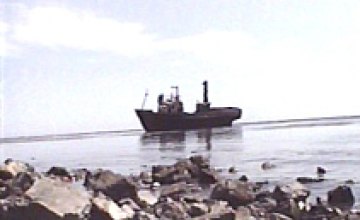 Украинское судно со взрывоопасным грузом село на мель в Дарданеллах