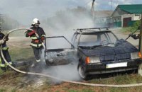 На Днепропетровщине сгорела припаркованная легковушка (ФОТО)