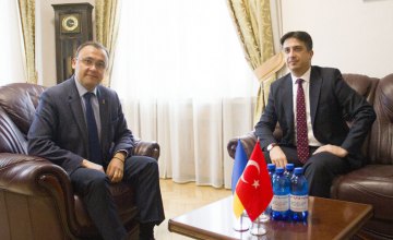 Украина и Турция начинают переговоры о возобновлении авиарейсов и туризма