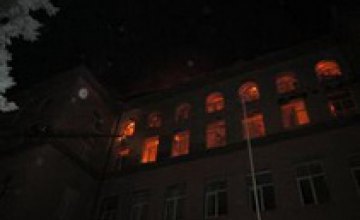  В Киеве потушили горевший Национальный аграрный университет (ВИДЕО)