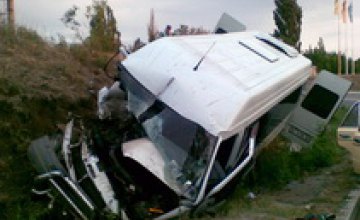 ДТП в Симферополе: в результате столкновения микроавтобуса и грузовика пострадали 17 человек